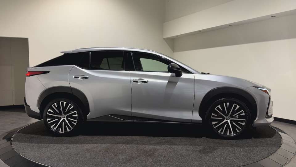 Lexus RZ - Imagem 2