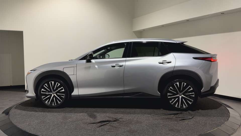 Lexus RZ - Imagem 6
