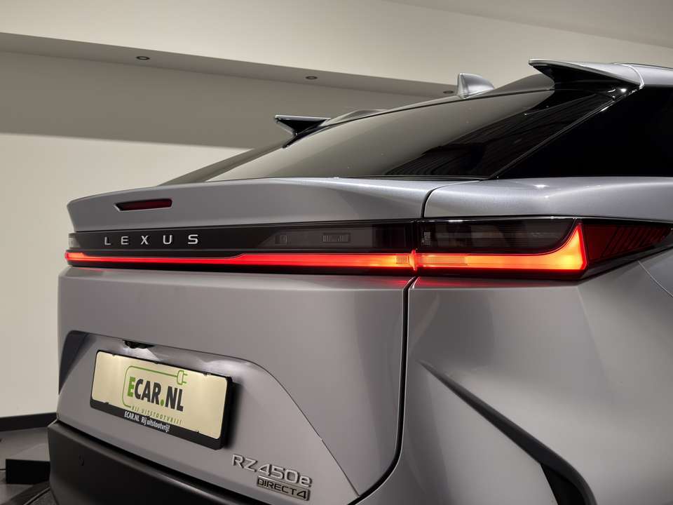 Lexus RZ - Imagem 11