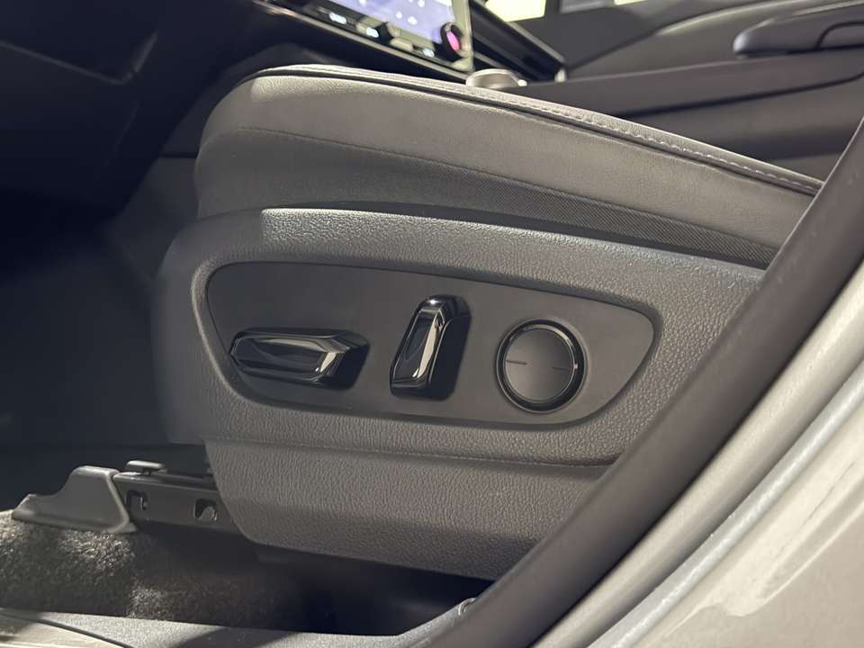 Lexus RZ - Imagem 18