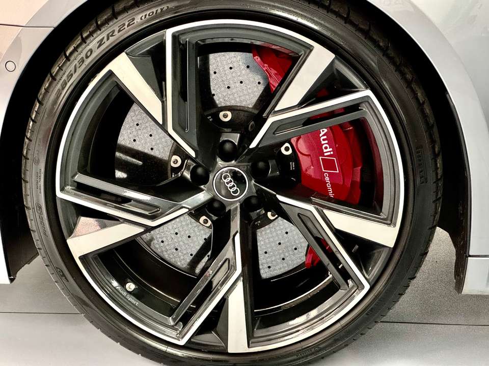 Audi RS6 - Imagem 8