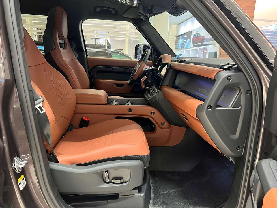 Land Rover Defender - Imagem 12