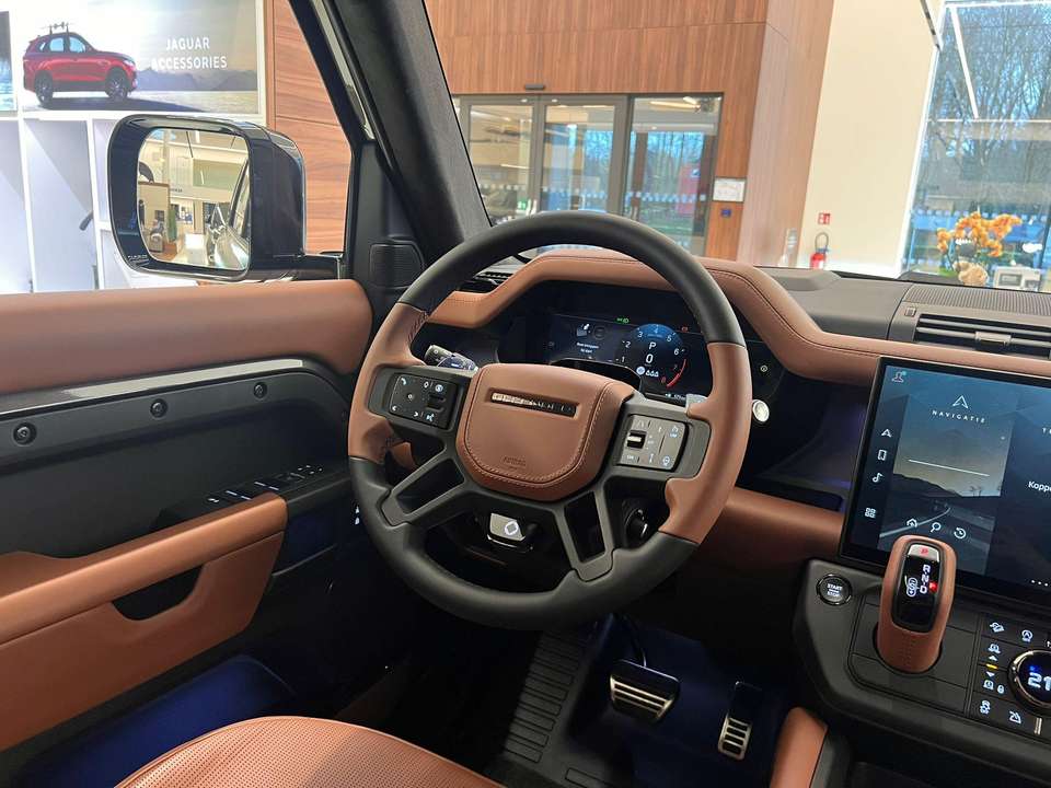 Land Rover Defender - Imagem 13