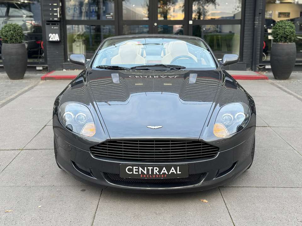 Aston Martin DB9 - Imagem 2