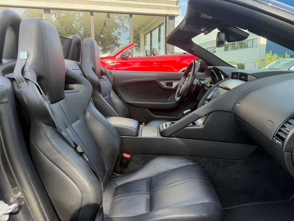 Jaguar F-Type - Imagem 8