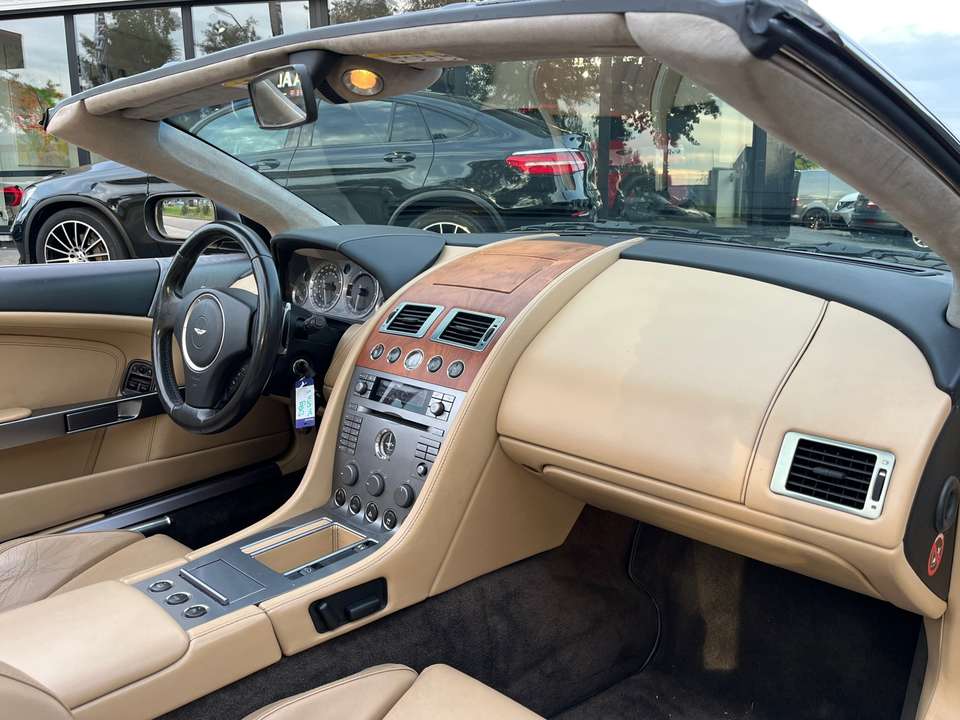 Aston Martin DB9 - Imagem 7