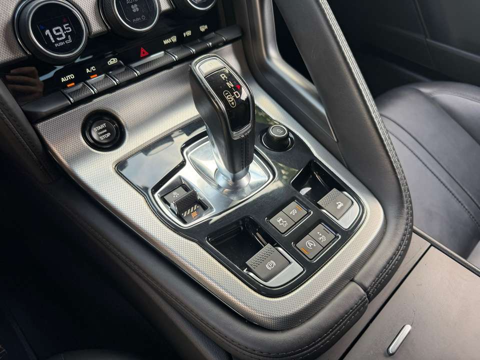 Jaguar F-Type - Imagem 10