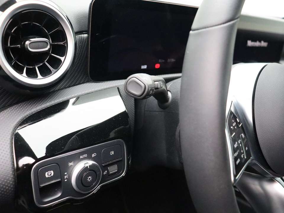 Mercedes-Benz A 180 - Imagem 9