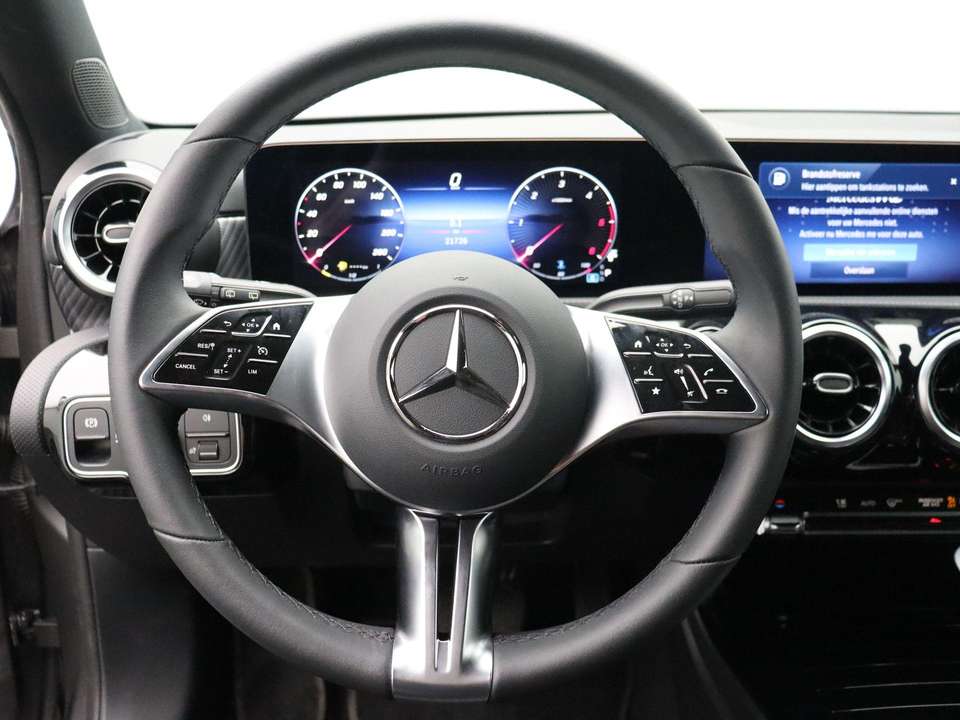 Mercedes-Benz A 180 - Imagem 11