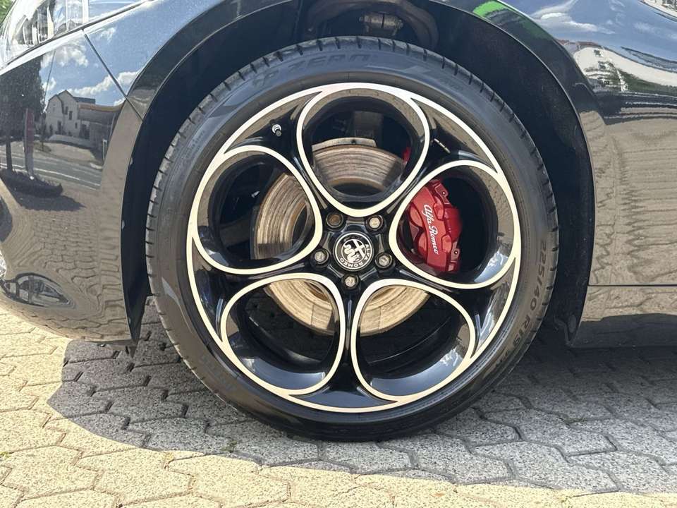 Alfa Romeo Giulia - Imagem 15