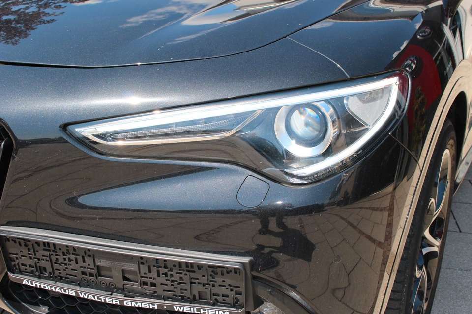 Alfa Romeo Stelvio - Imagem 2