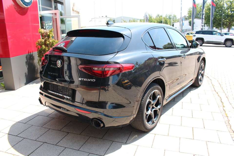 Alfa Romeo Stelvio - Imagem 9
