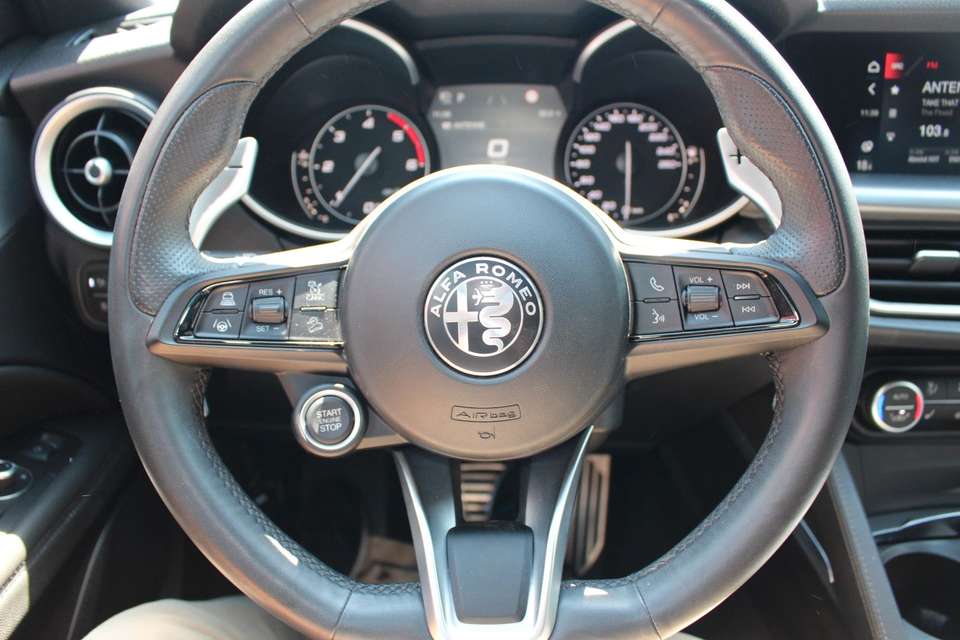 Alfa Romeo Stelvio - Imagem 13