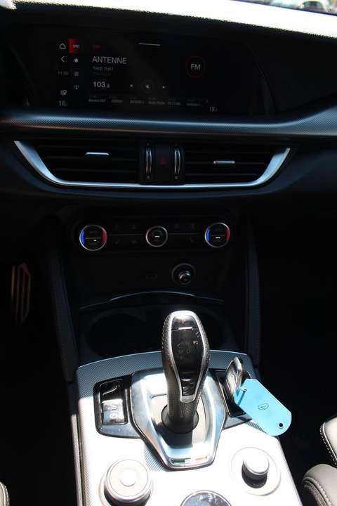 Alfa Romeo Stelvio - Imagem 15
