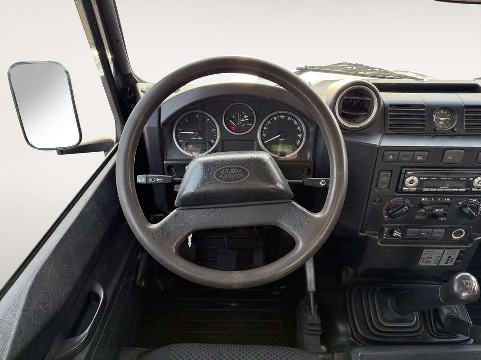 Land Rover Defender - Imagem 12
