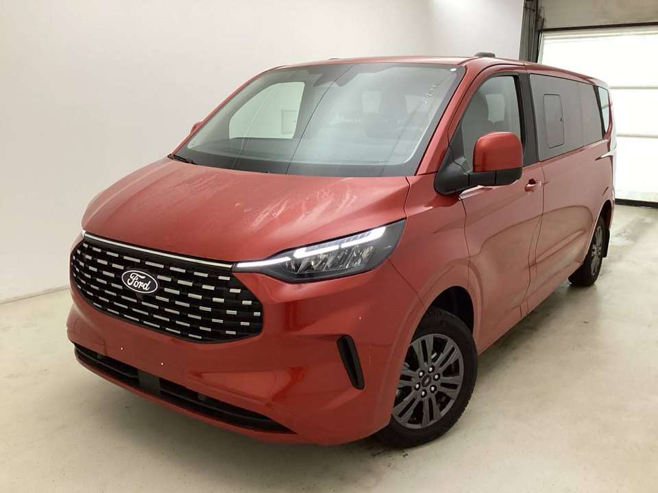 Ford Tourneo Custom - Imagem 1