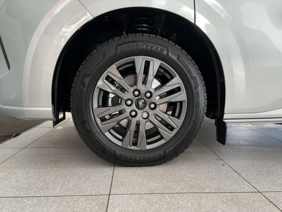 Ford Tourneo Custom - Imagem 4