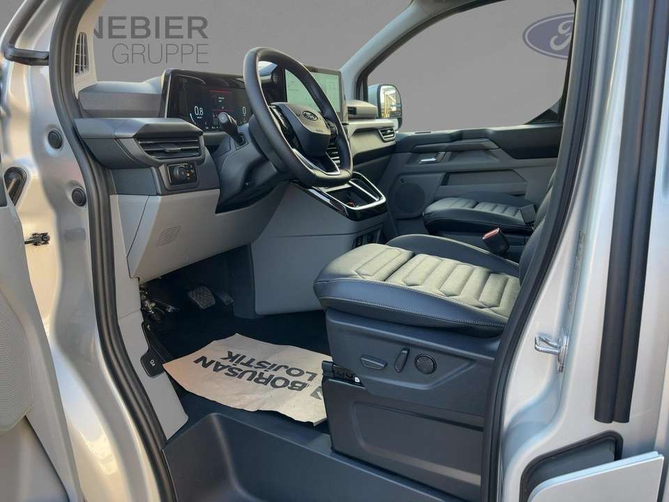 Ford Tourneo Custom - Imagem 11