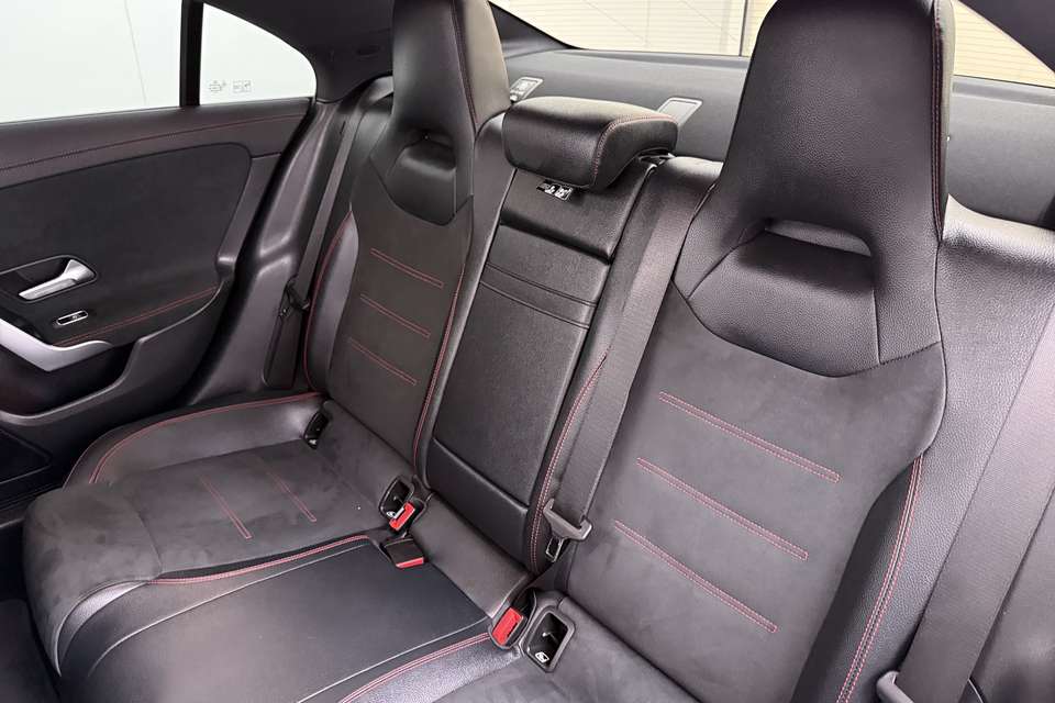 Mercedes-Benz CLA 200 - Imagem 12