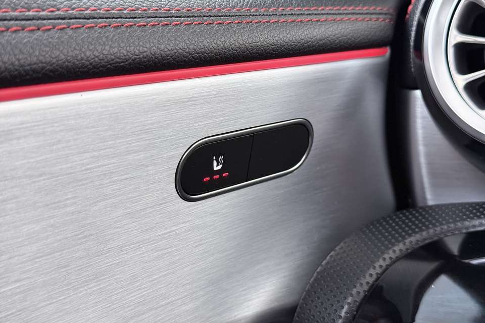 Mercedes-Benz CLA 200 - Imagem 18