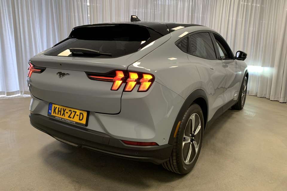 Ford Mustang Mach-E - Imagem 2