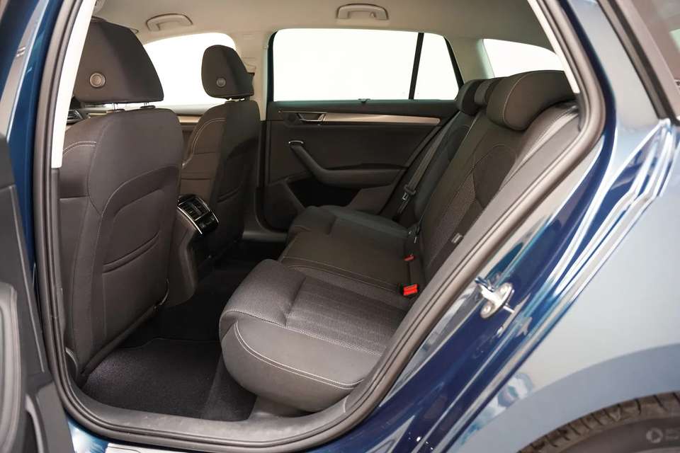 Skoda Superb - Imagem 15