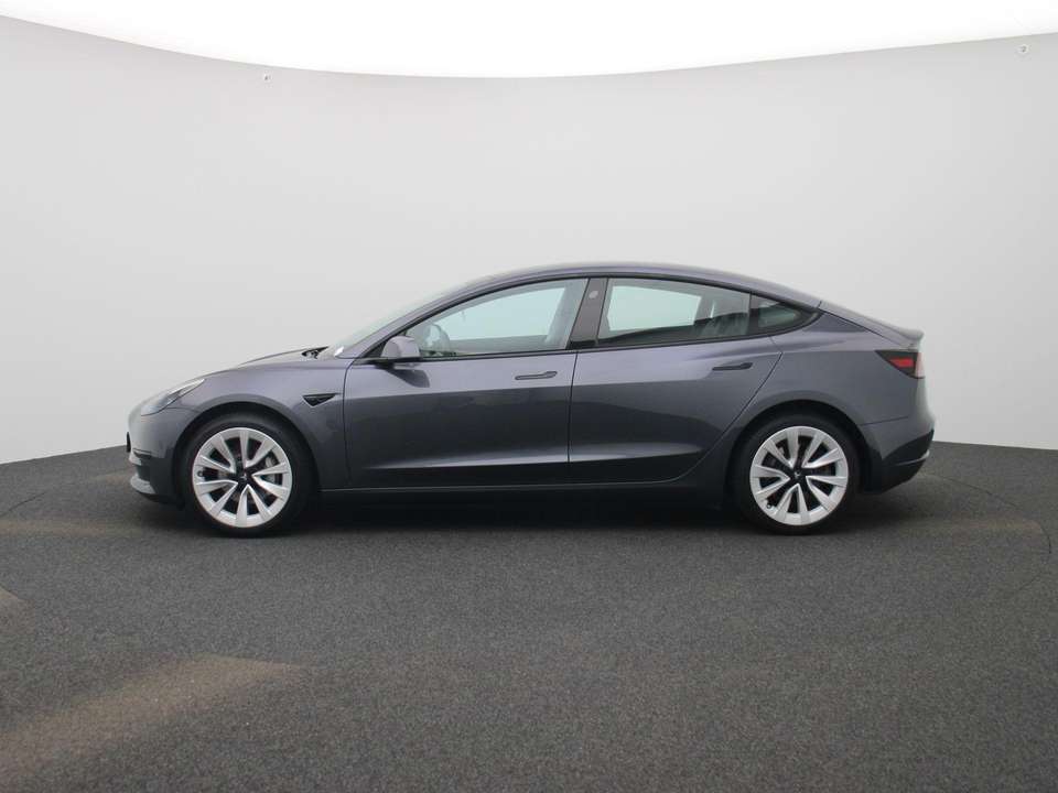 Tesla Model 3 - Imagem 4