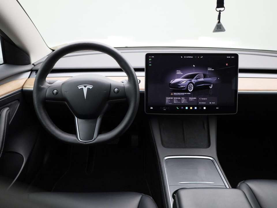 Tesla Model 3 - Imagem 7