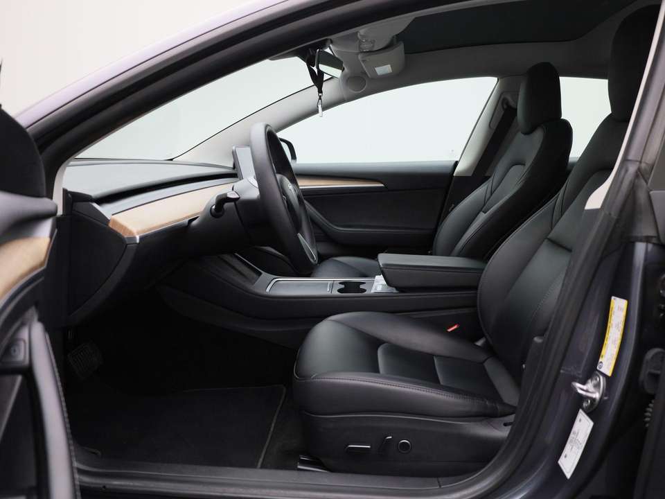 Tesla Model 3 - Imagem 9