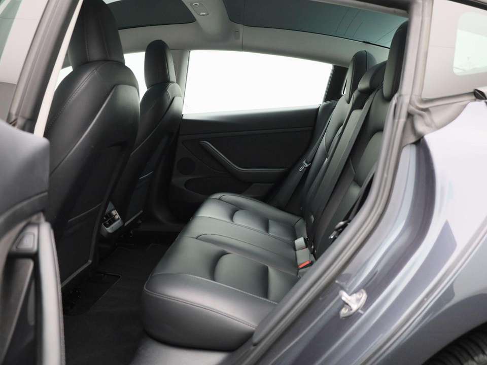 Tesla Model 3 - Imagem 10