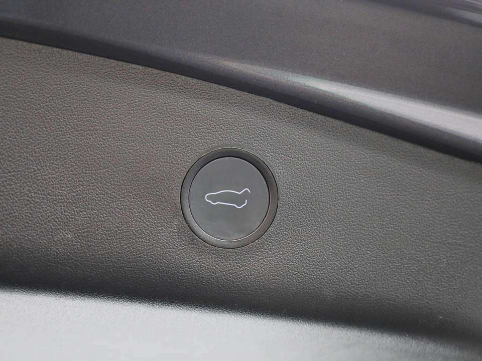 Tesla Model 3 - Imagem 13