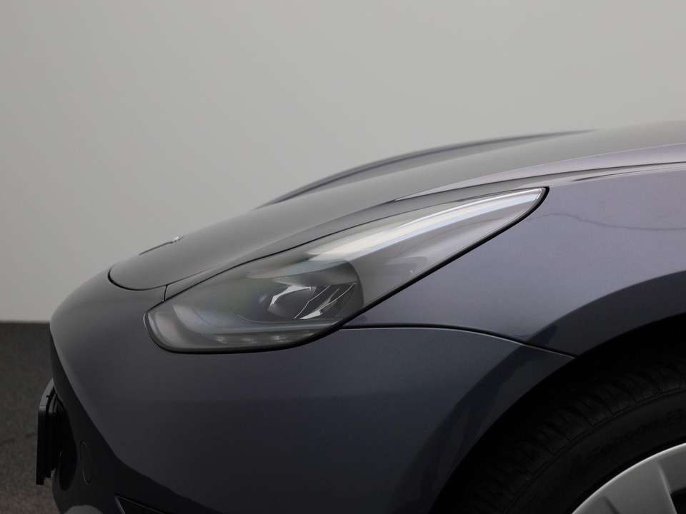 Tesla Model 3 - Imagem 14