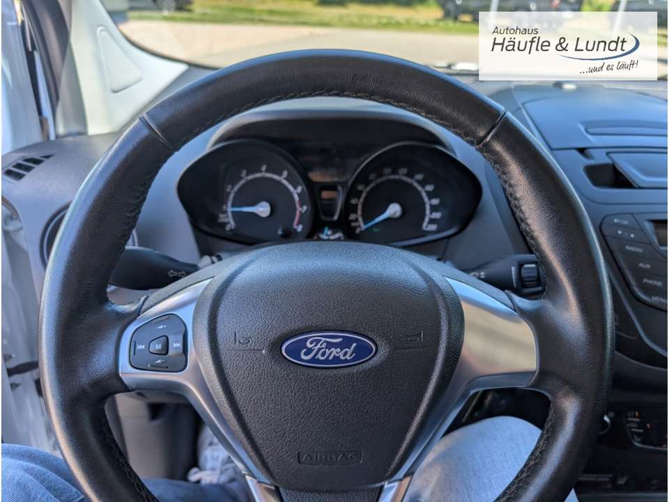 Ford Transit Courier - Imagem 8