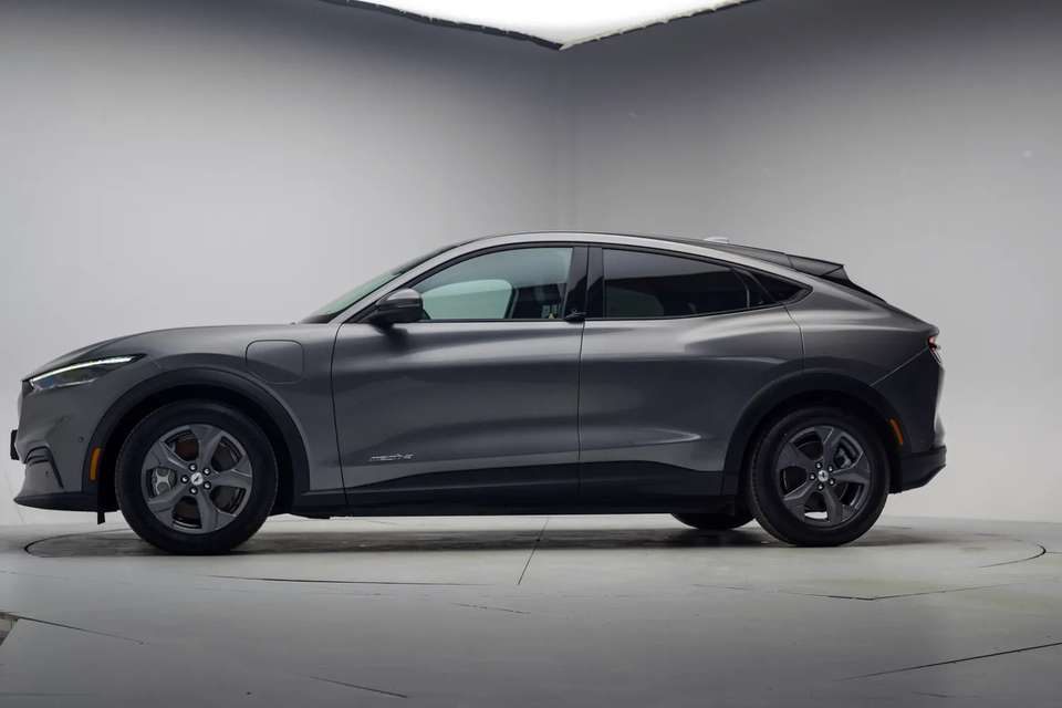 Ford Mustang Mach-E - Imagem 2