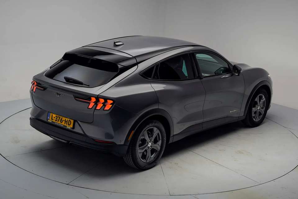 Ford Mustang Mach-E - Imagem 14