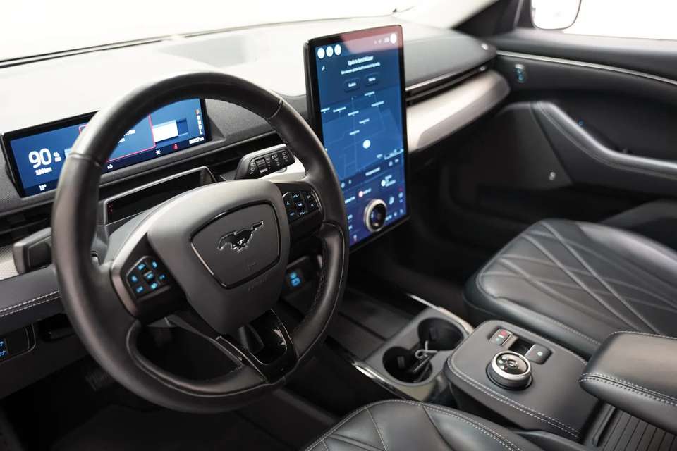 Ford Mustang Mach-E - Imagem 15