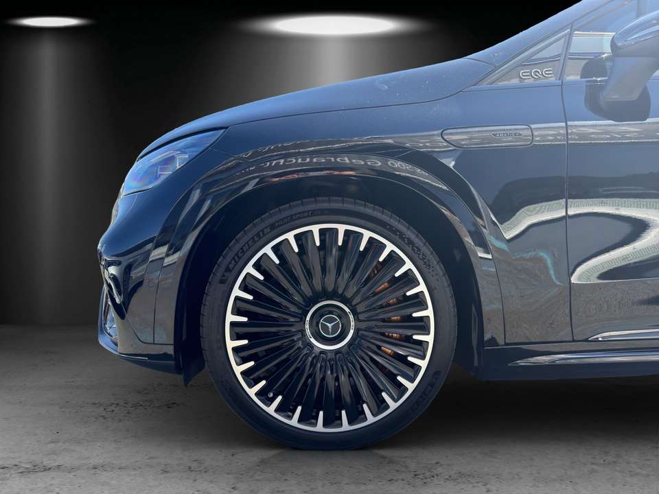 Mercedes-Benz EQE 53 - Imagem 15