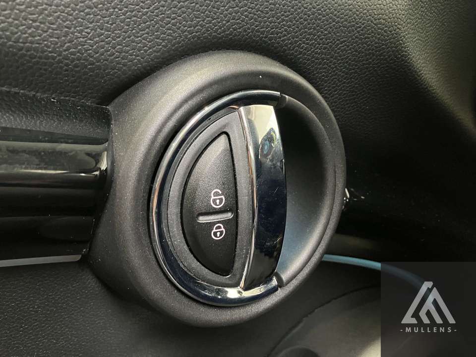 MINI Cooper SE - Imagem 13