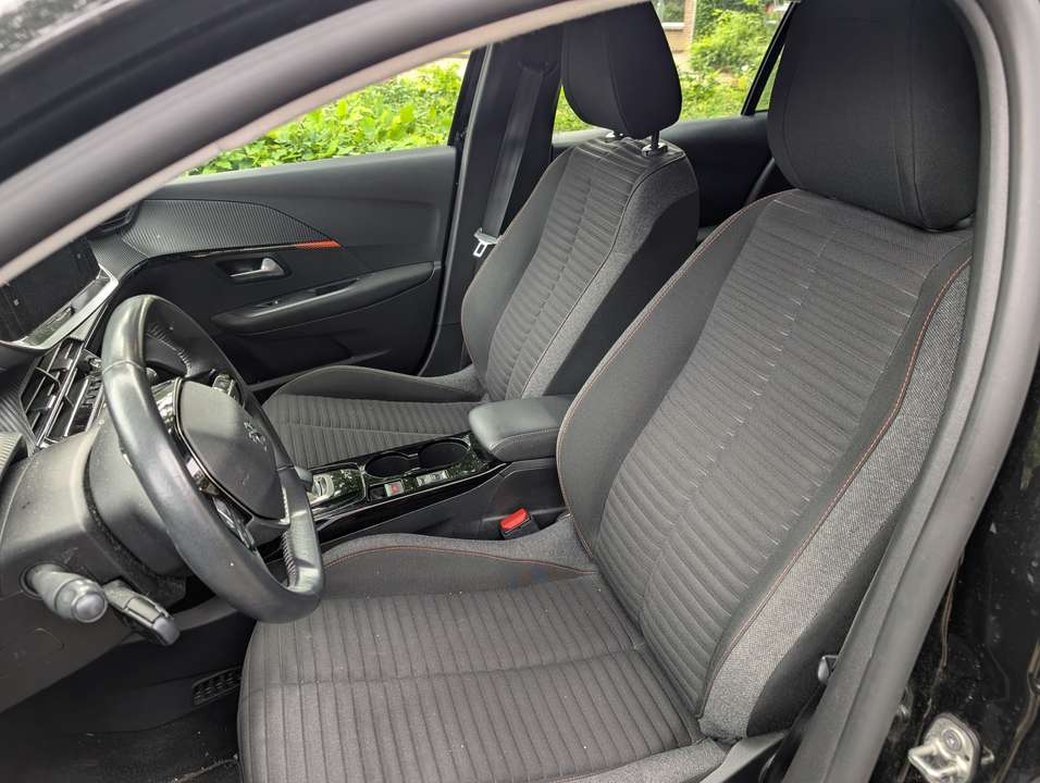 Peugeot e-208 - Imagem 4