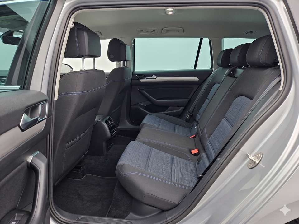 Volkswagen Passat - Imagem 11
