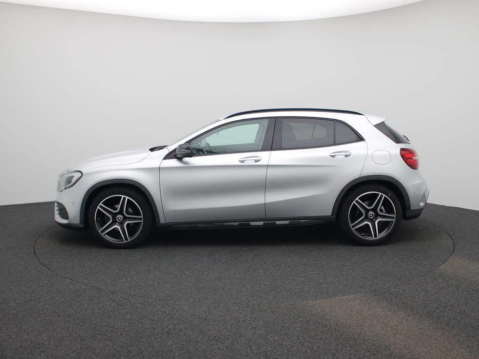 Mercedes-Benz GLA 180 - Imagem 4