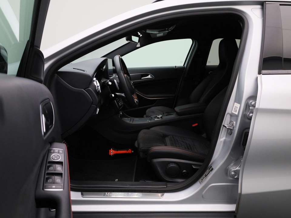 Mercedes-Benz GLA 180 - Imagem 9