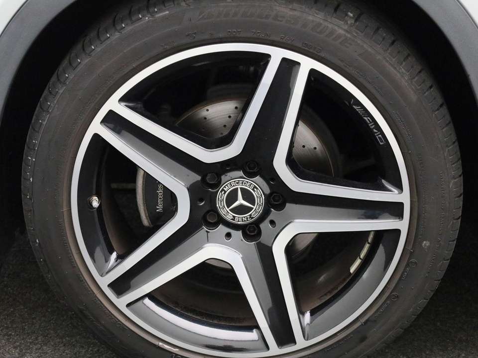 Mercedes-Benz GLA 180 - Imagem 13