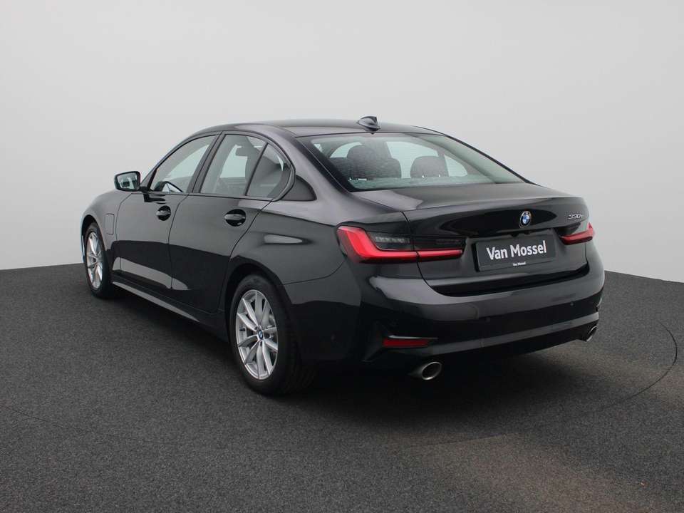 BMW 330 - Imagem 2