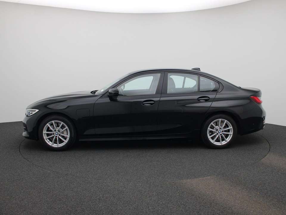 BMW 330 - Imagem 4