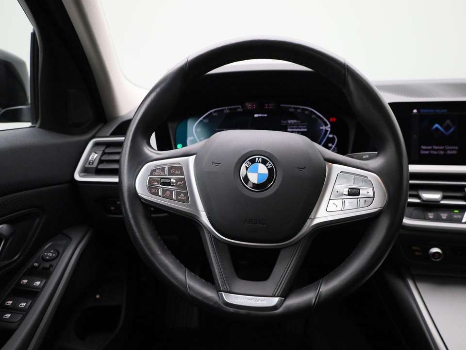 BMW 330 - Imagem 7