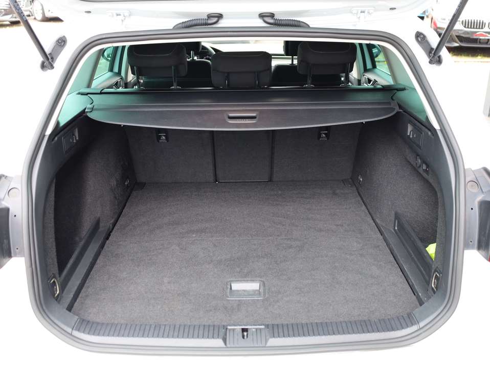 Volkswagen Passat Variant - Imagem 12