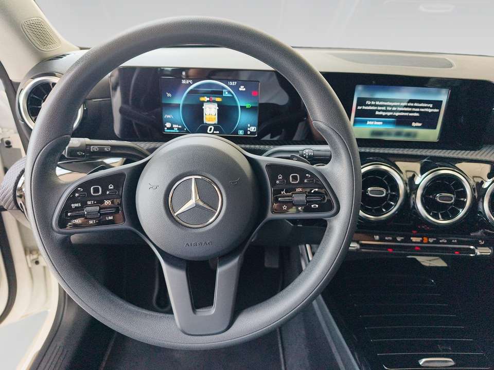 Mercedes-Benz CLA 180 - Imagem 14