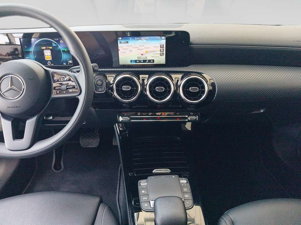 Mercedes-Benz CLA 180 - Imagem 15