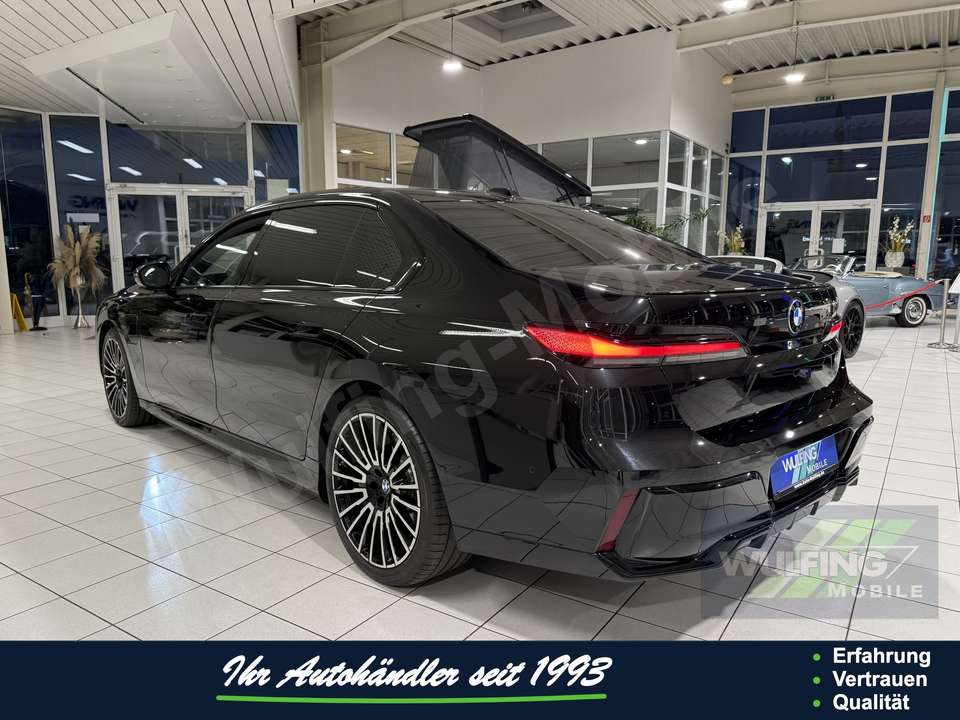 BMW 750 - Imagem 4